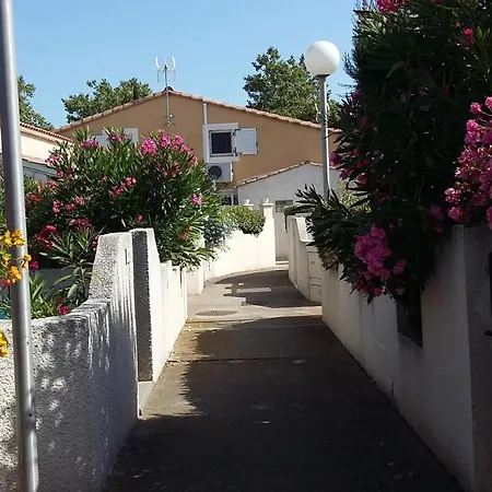 Dom wakacyjny Les Amandines *