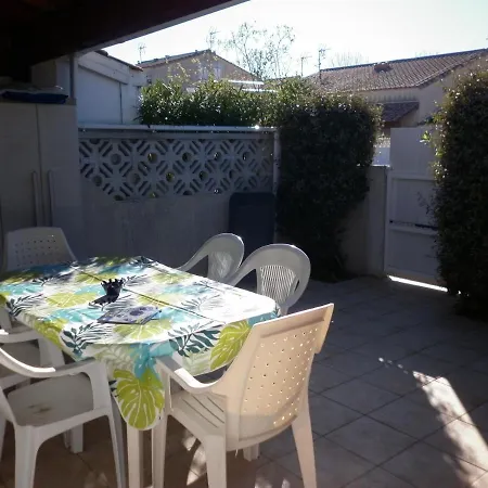 Les Amandines Holiday home Agde